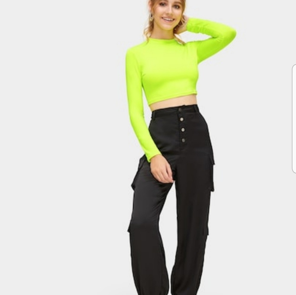 GREEN CROP TOP - Picture 2 of 3